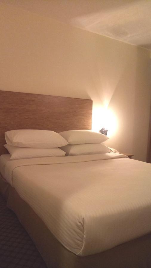 Hotel Sri Sutra - Bandar Sunway 3 Petaling Dzsaja Kültér fotó